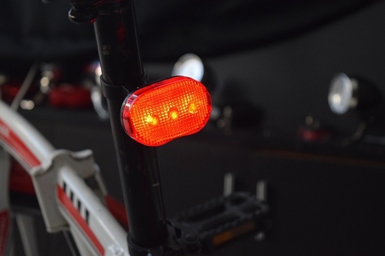 3 पीसी साइकिल स्मार्ट टेल लाइट 20 मिमी से 30 मिमी बैटरी संचालित